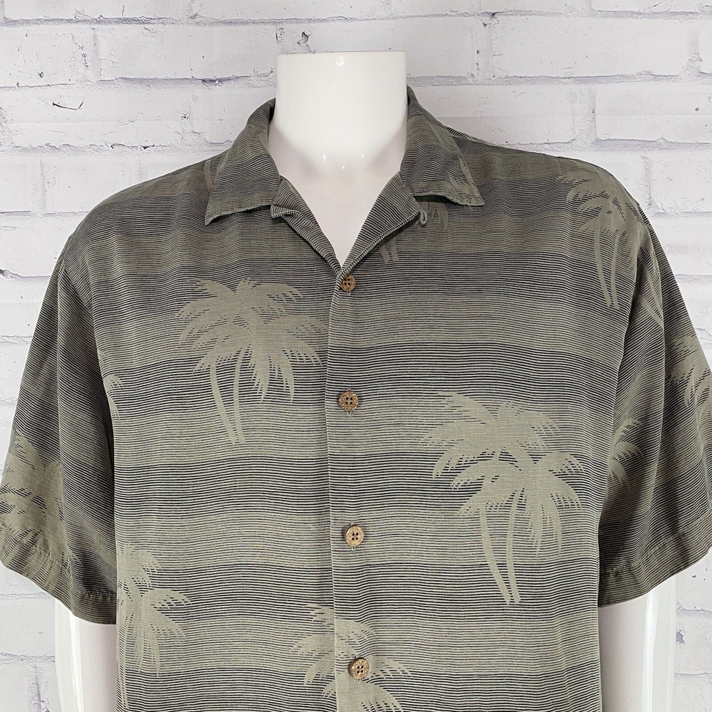 Tommy Bahama Shirt Men's Size Large Hawaiian Camp Shirt‎ 100% Silk Floral Palms